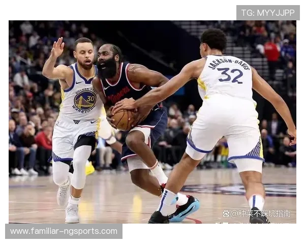 NBA赛场风云再起：巨星对决引爆全场激情与荣耀瞬间